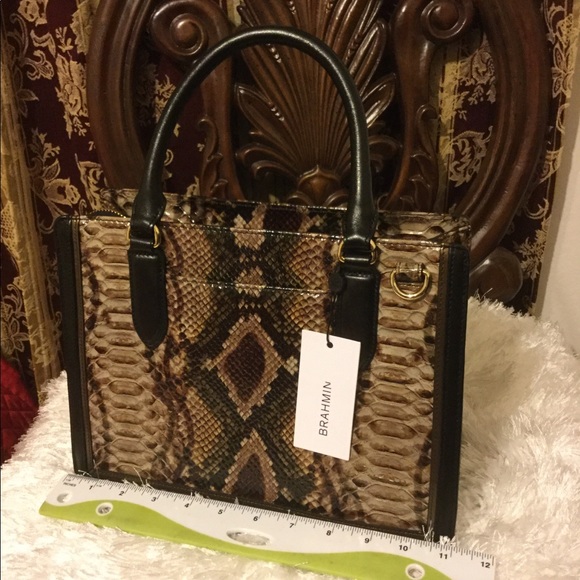 Brahmin bag 2 way SOLD TO TRADESY - Picture 5 of 8